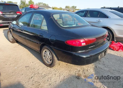 1999 Ford Escort Se z USA, uszkodzony, nr VIN 1FAFP13P8XW199090